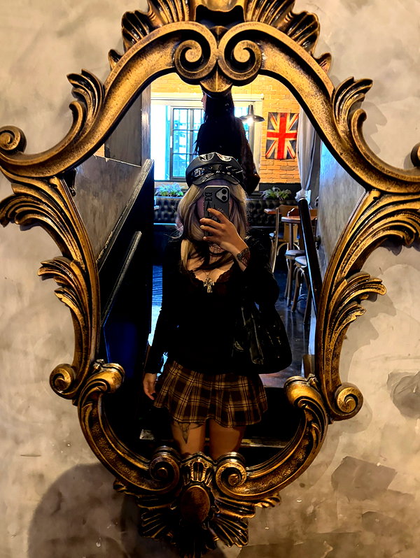 lucychernov instagram image archive image