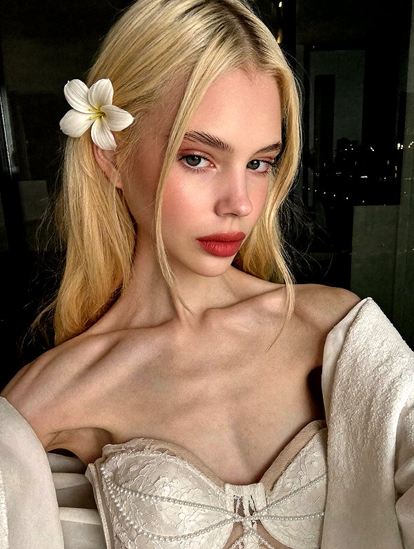alisen.mari instagram image archive image