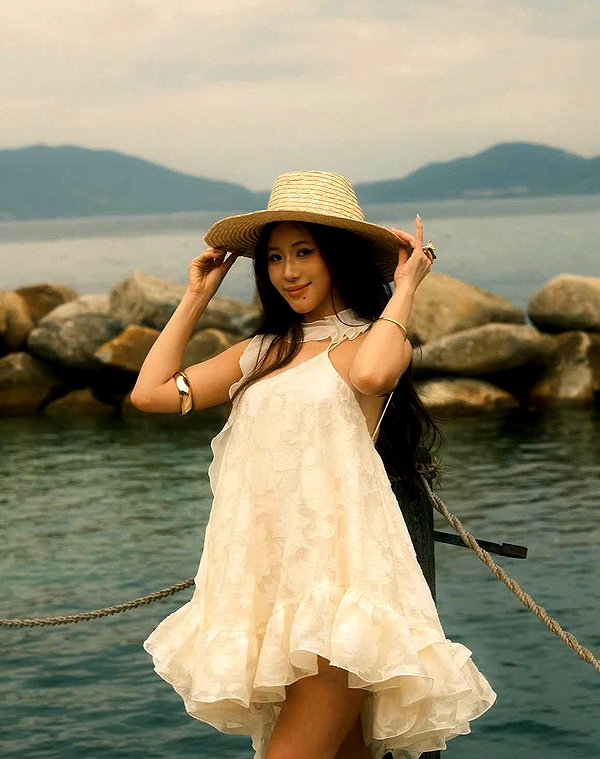 lyhythuedoxinh instagram image archive image