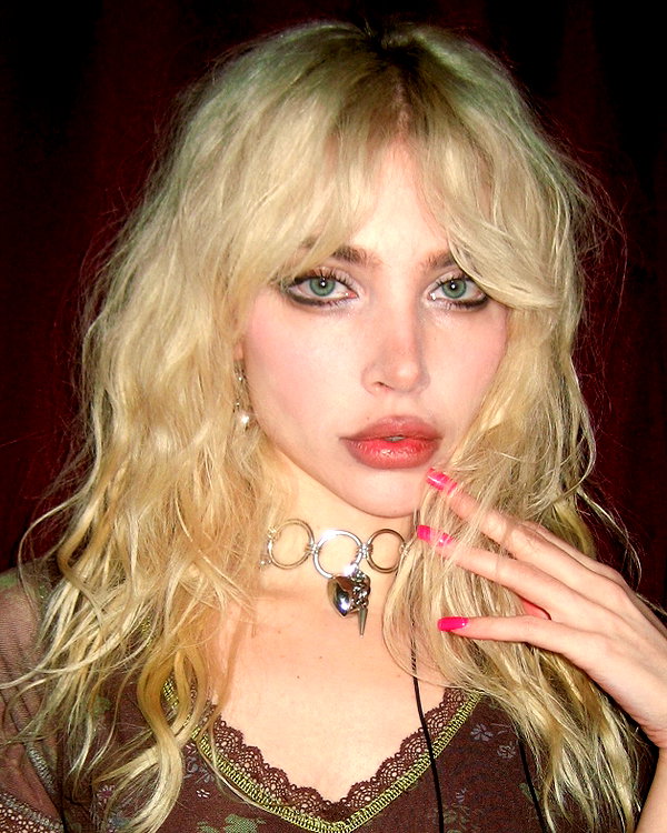alien.hanna instagram image archive image