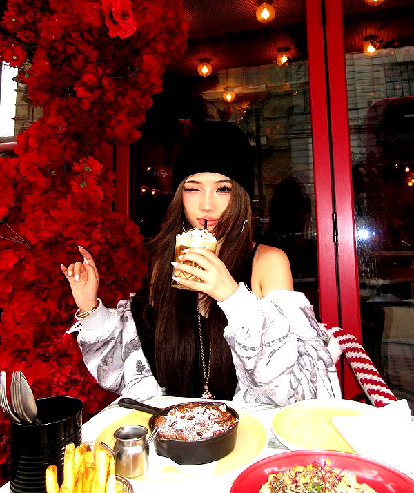 joycee.e instagram image archive image