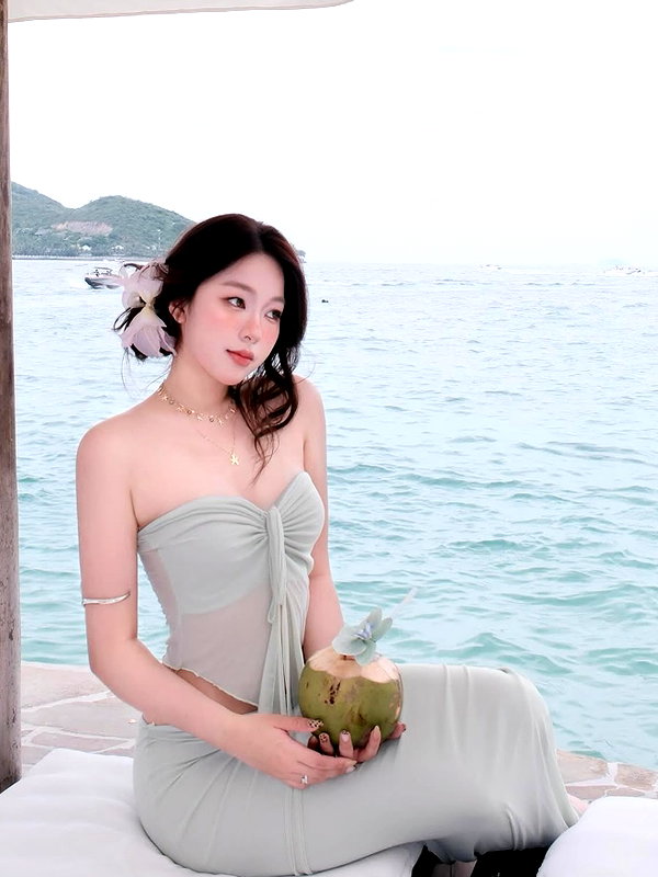 lyhythuedoxinh instagram image archive image