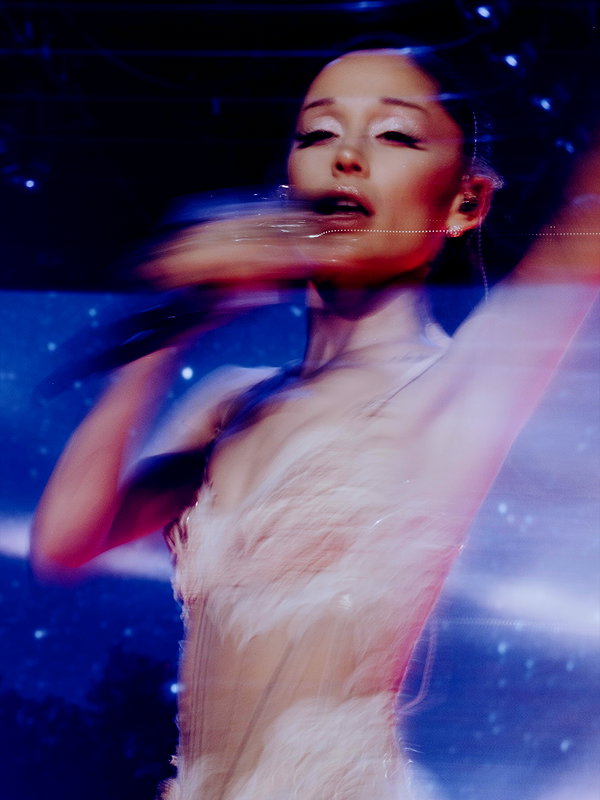arianagrande instagram image archive image