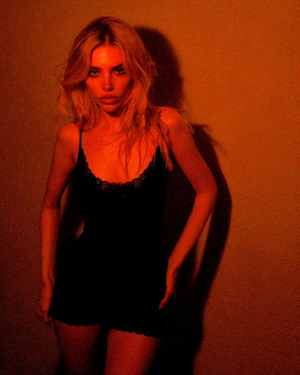 alien.hanna instagram image archive image
