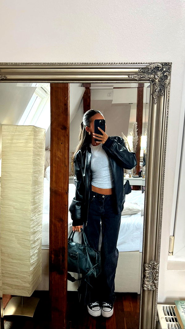 zoeliss instagram image archive image