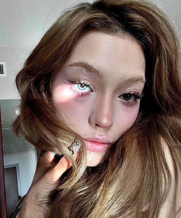 baddiesessence instagram image archive image
