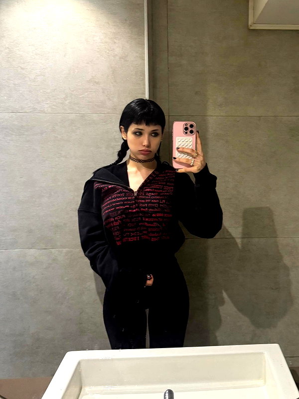 nicoleponyxo instagram image archive image