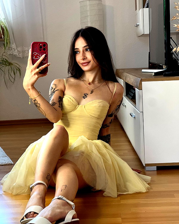 cata.leyah instagram image archive image