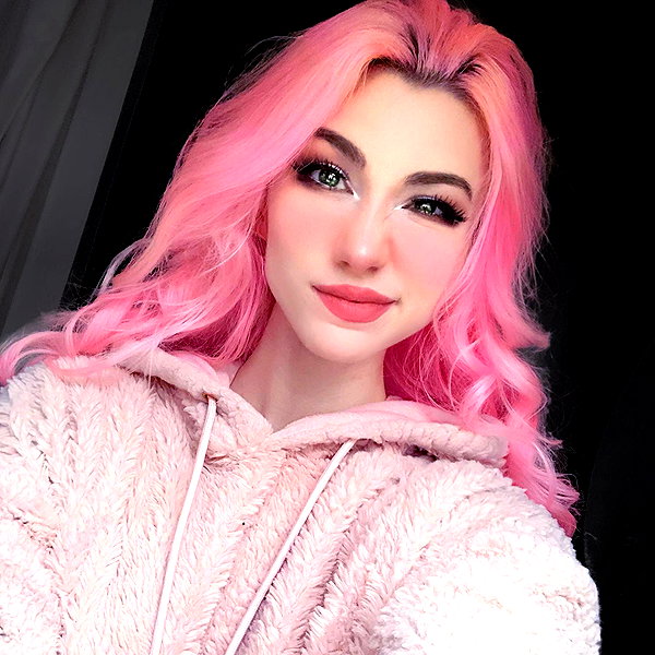 danielle.mercedie instagram image archive image