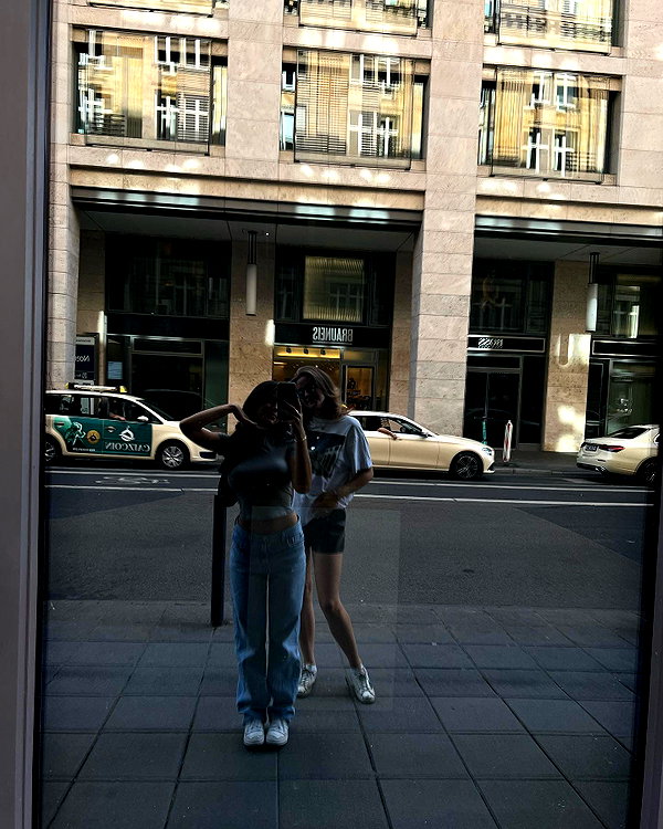 zoeliss instagram image archive image