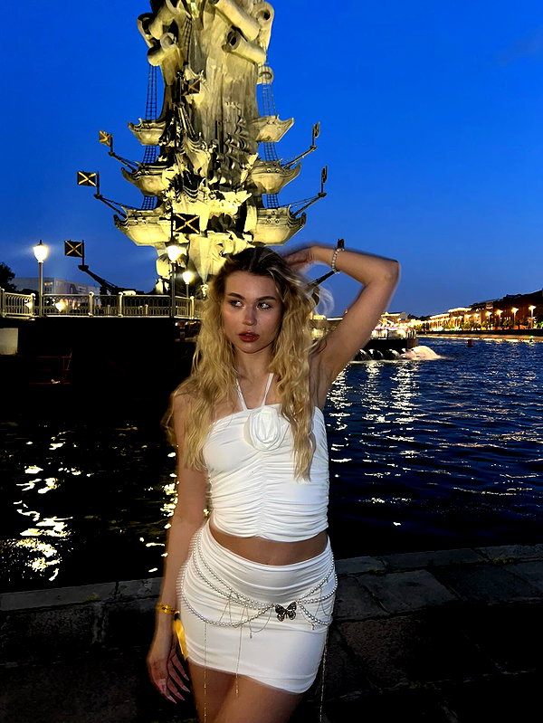 ariseviss instagram image archive image