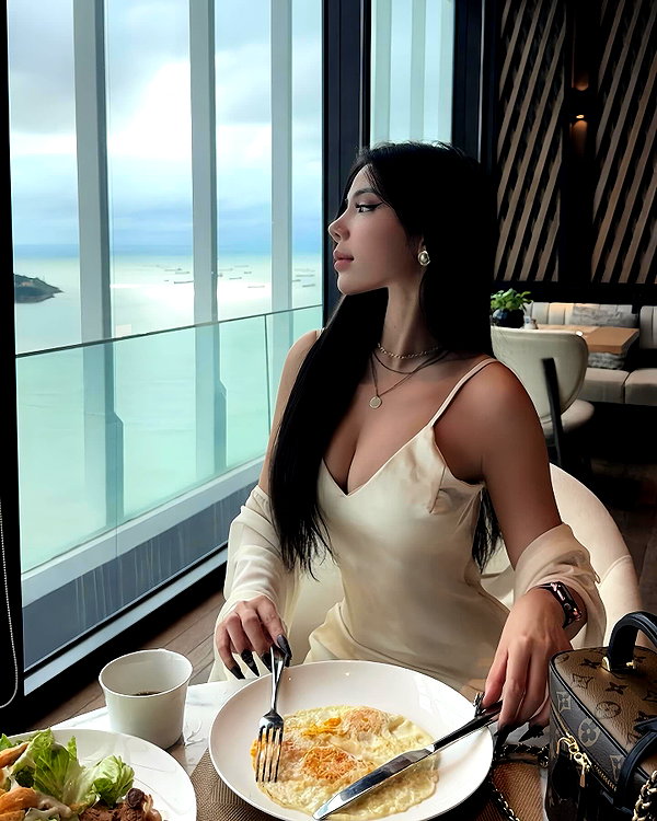 lyhythuedoxinh instagram image archive image