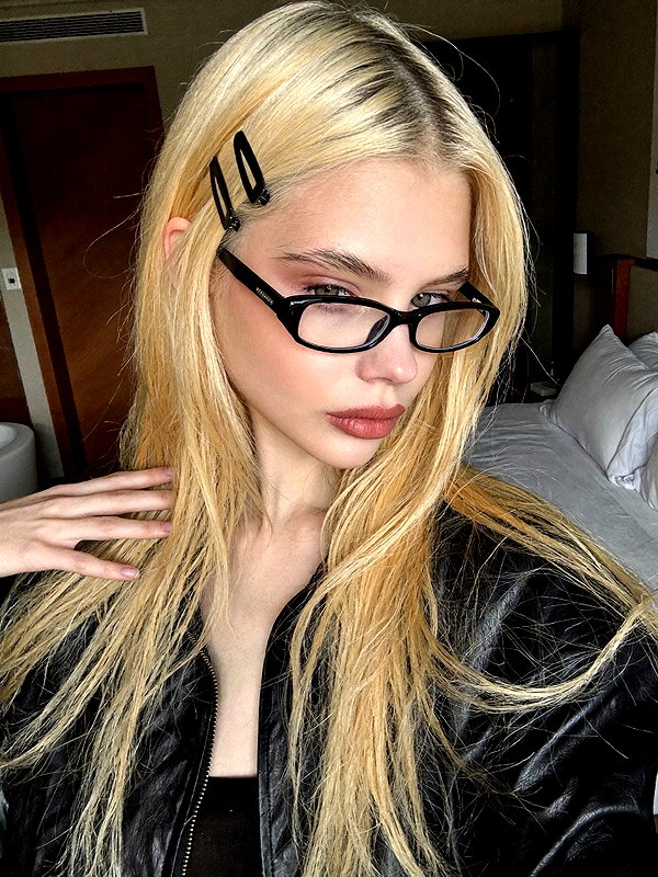 alisen.mari instagram image archive image
