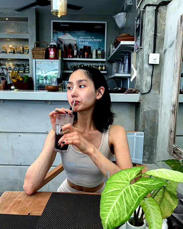 indra0102_ instagram image archive image