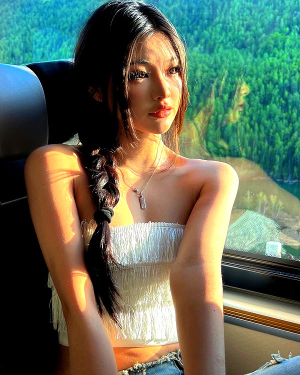 ll.lu1s instagram image archive image