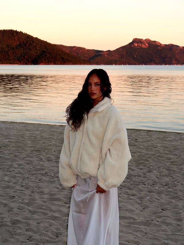 olivia.mathers instagram image archive image