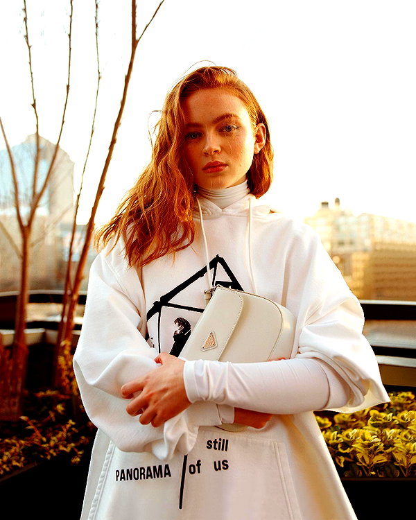 sadiesink_ instagram image archive image