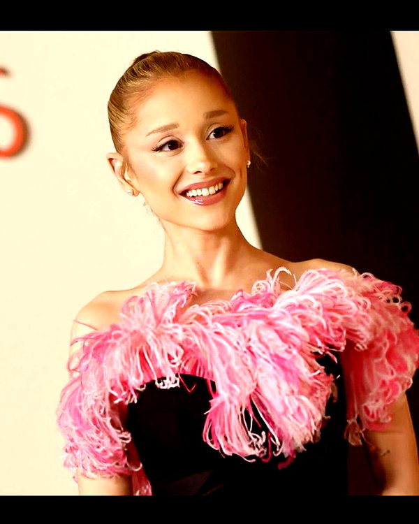 arianagrande instagram image archive image