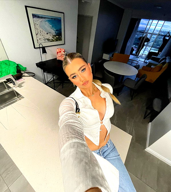 sophadophaa_ instagram image archive image