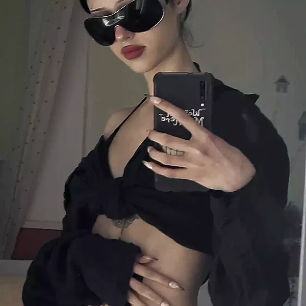 leyla.annemarie instagram image archive image