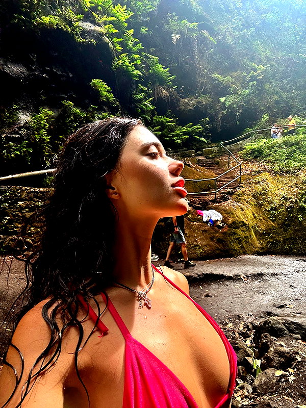 vanessa.rhd instagram image archive image