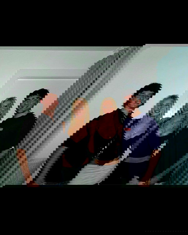 ellamwatts_ ellamwatts_ archive image