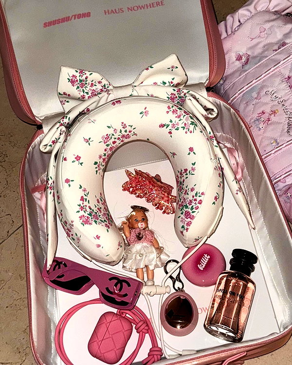 dear.zia instagram image archive image
