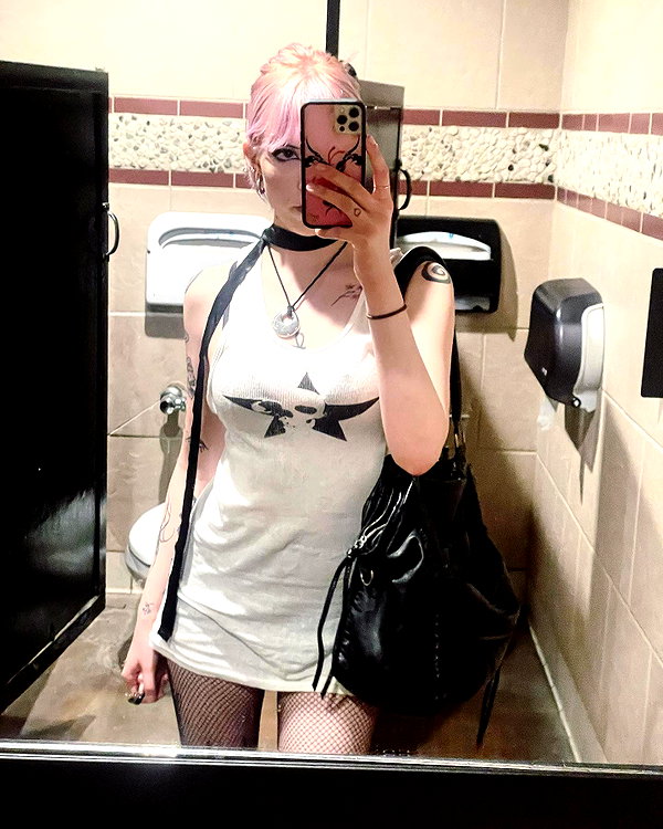 haileylayfield instagram image archive image
