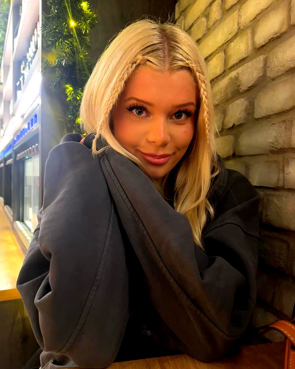 sophiecharlotth instagram image archive image