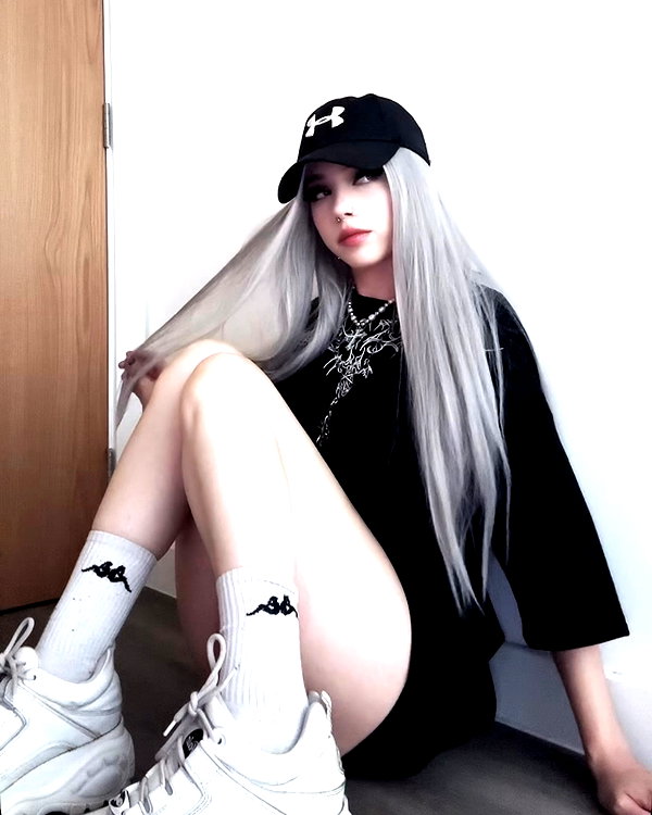 _roniira instagram image archive image
