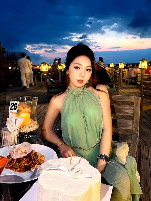 lyhythuedoxinh instagram image archive image