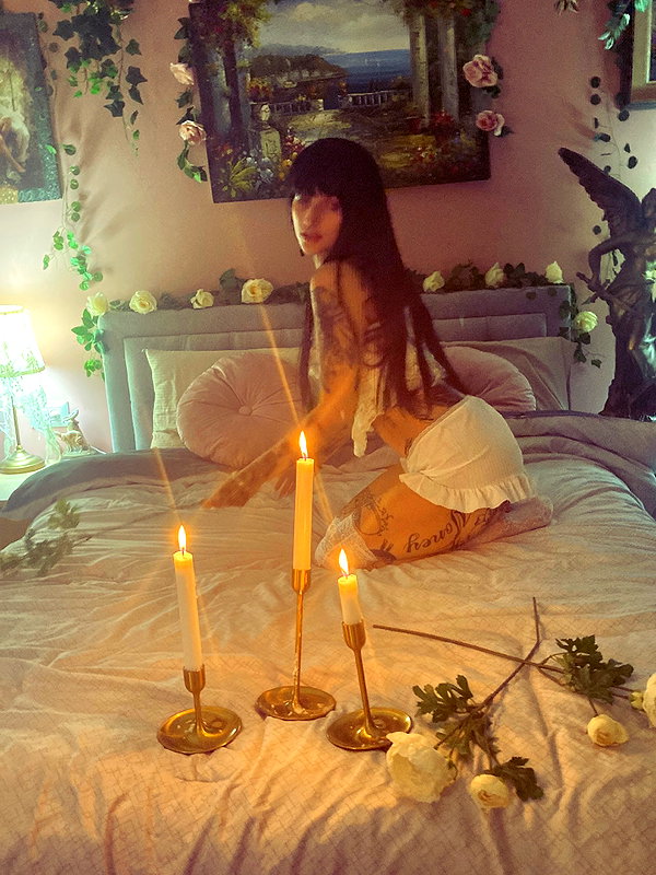 1.lostloli instagram image archive image