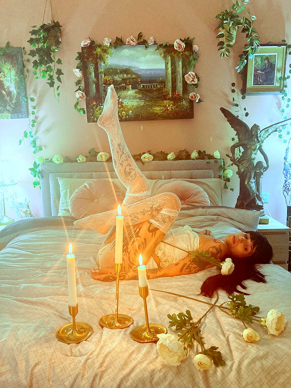 1.lostloli instagram image archive image