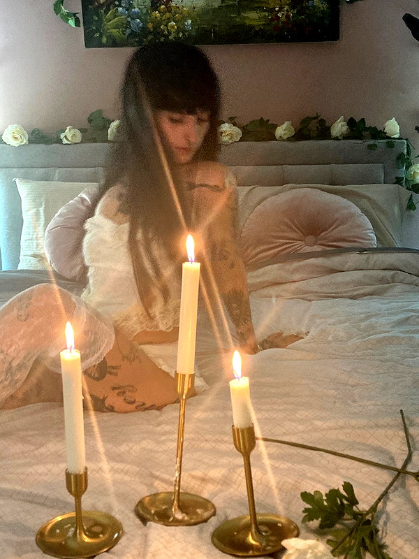 1.lostloli instagram image archive image