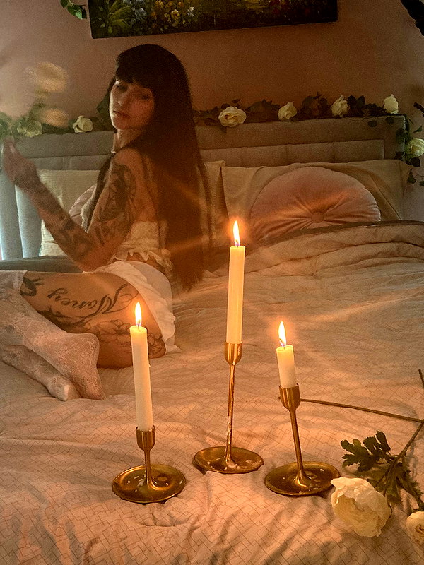 1.lostloli instagram image archive image
