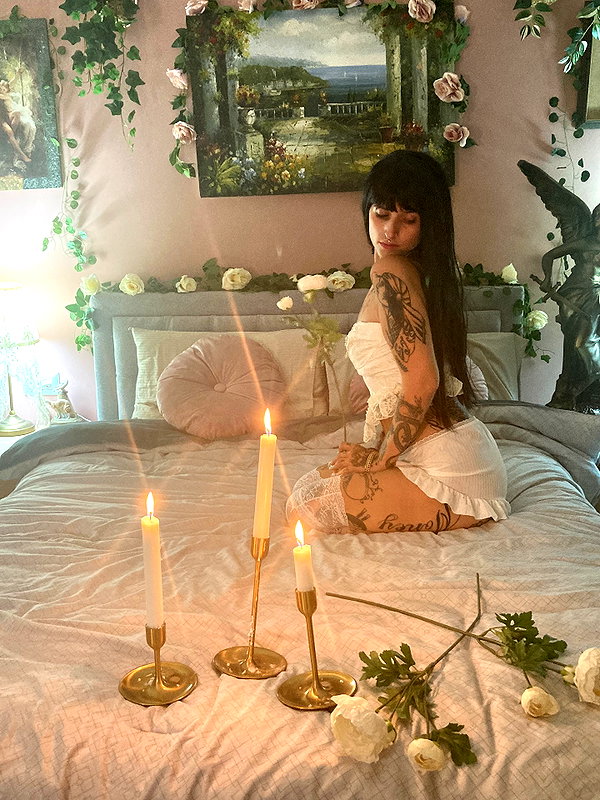 1.lostloli instagram image archive image