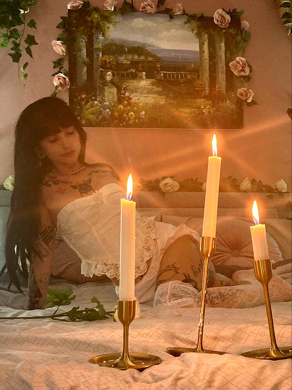 1.lostloli instagram image archive image