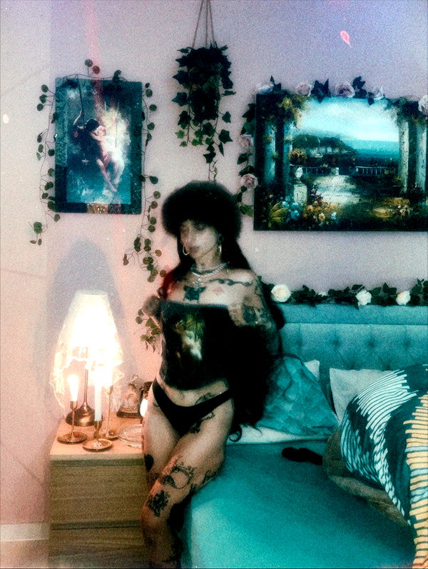 1.lostloli instagram image archive image