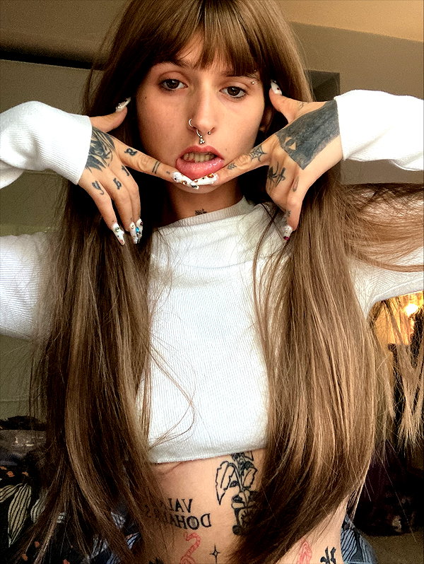 1.lostloli instagram image archive image