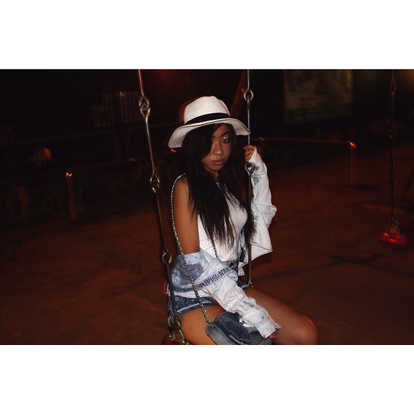 3liyen_ instagram image archive image