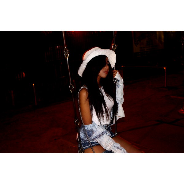 3liyen_ instagram image archive image
