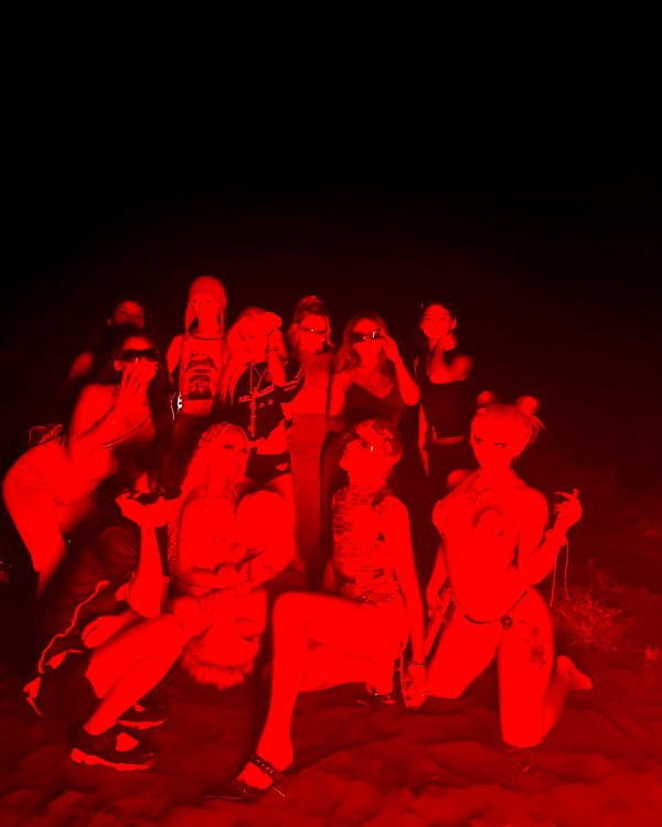 3liyen_ instagram image archive image