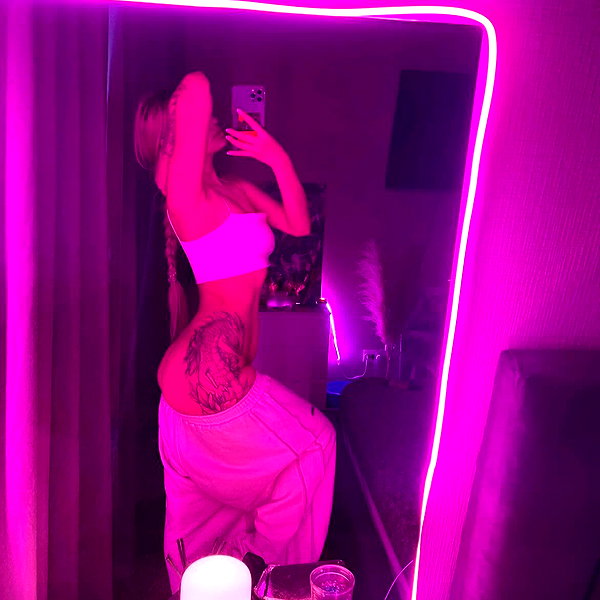 ___dana__levi instagram image archive image