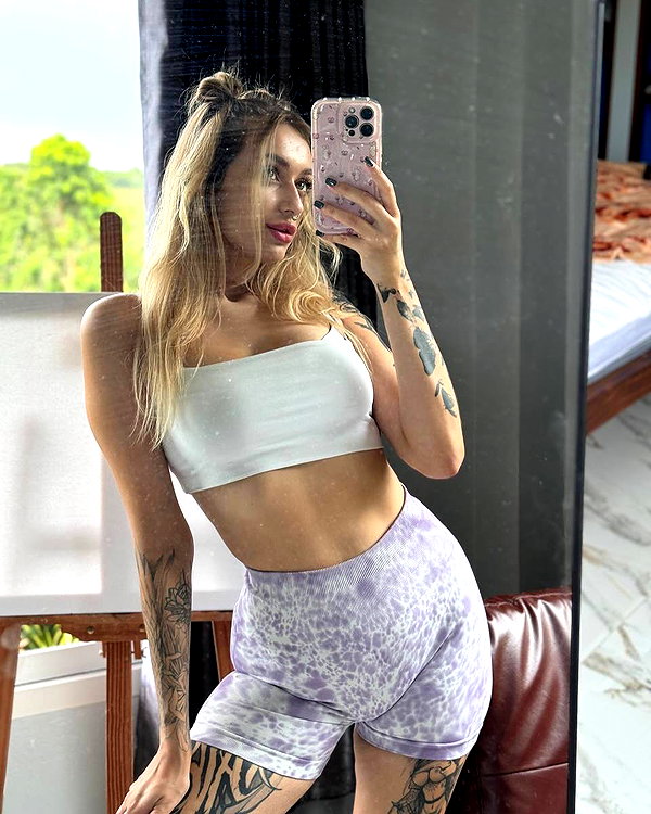 ___dana__levi instagram image archive image