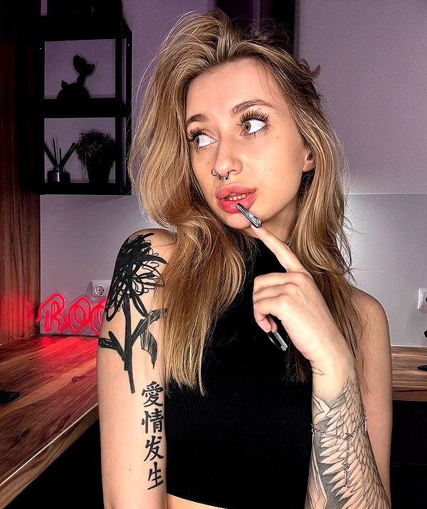 ___dana__levi instagram image archive image