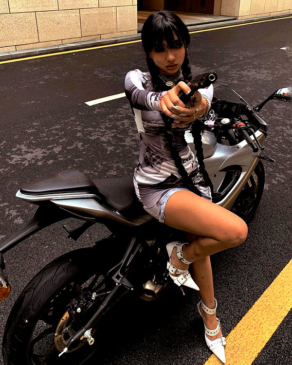 __qq16 instagram image archive image
