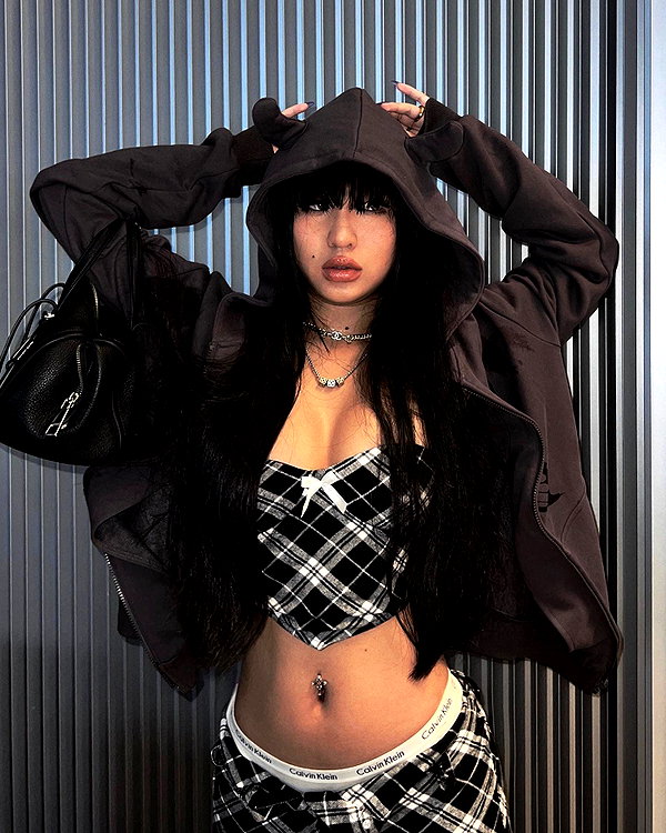 __qq16 instagram image archive image
