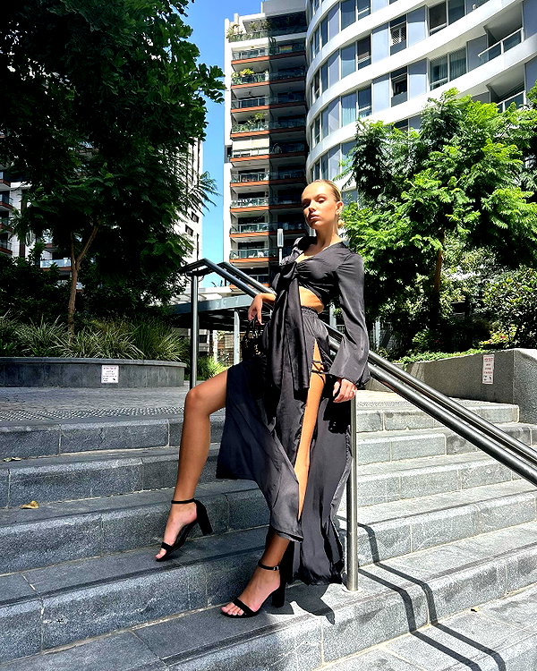 _anastasiaxxq_ instagram image archive image