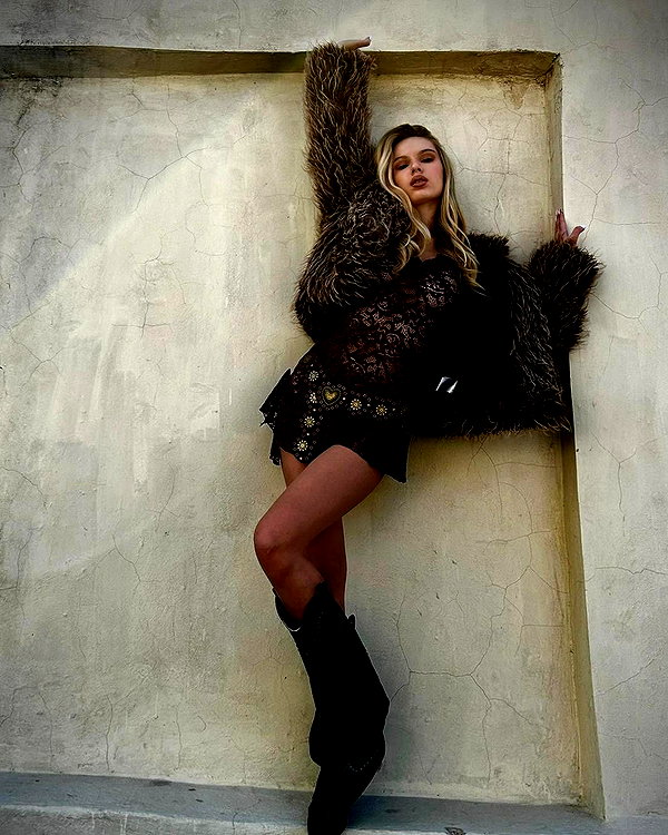 _anastasiaxxq_ instagram image archive image