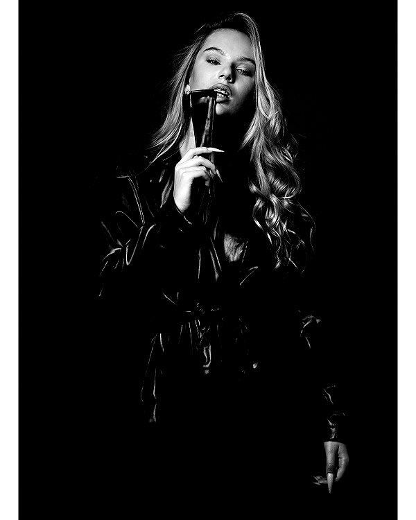 _anastasiaxxq_ instagram image archive image